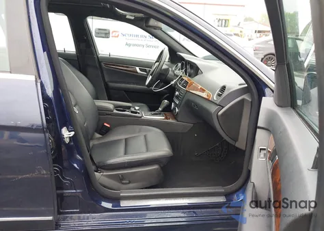 2013 Mercedes-Benz C 300 Luxury 4Matic/Sport 4Matic из США, поврежденный, VIN WDDGF8AB7DR264500